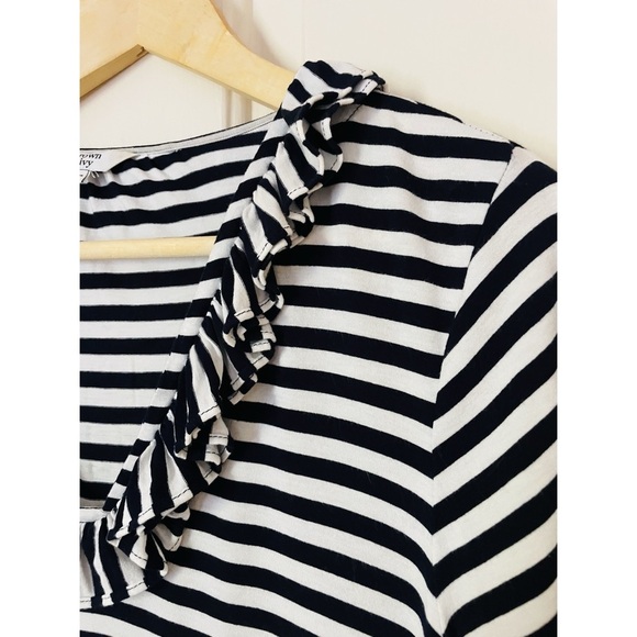 Crown & Ivy Black White Ruffled 3/4 Sleeve Soft Blouse Oversized Small - Picture 3 of 7